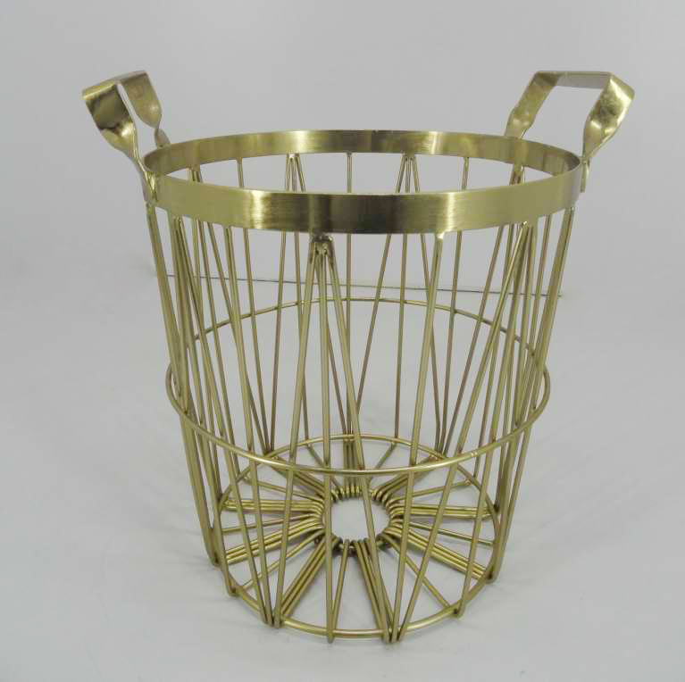 WIRE BASKET WITH HANDLES