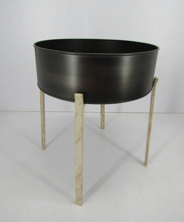 Round Metal Planter Stand