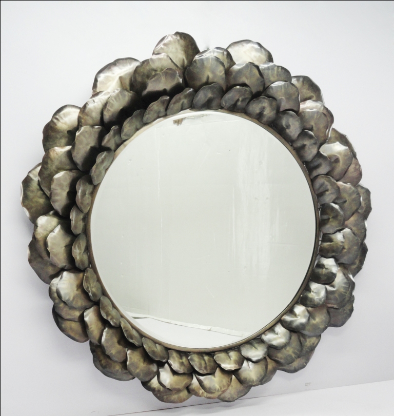 Petal Frame Round Wall Mirror